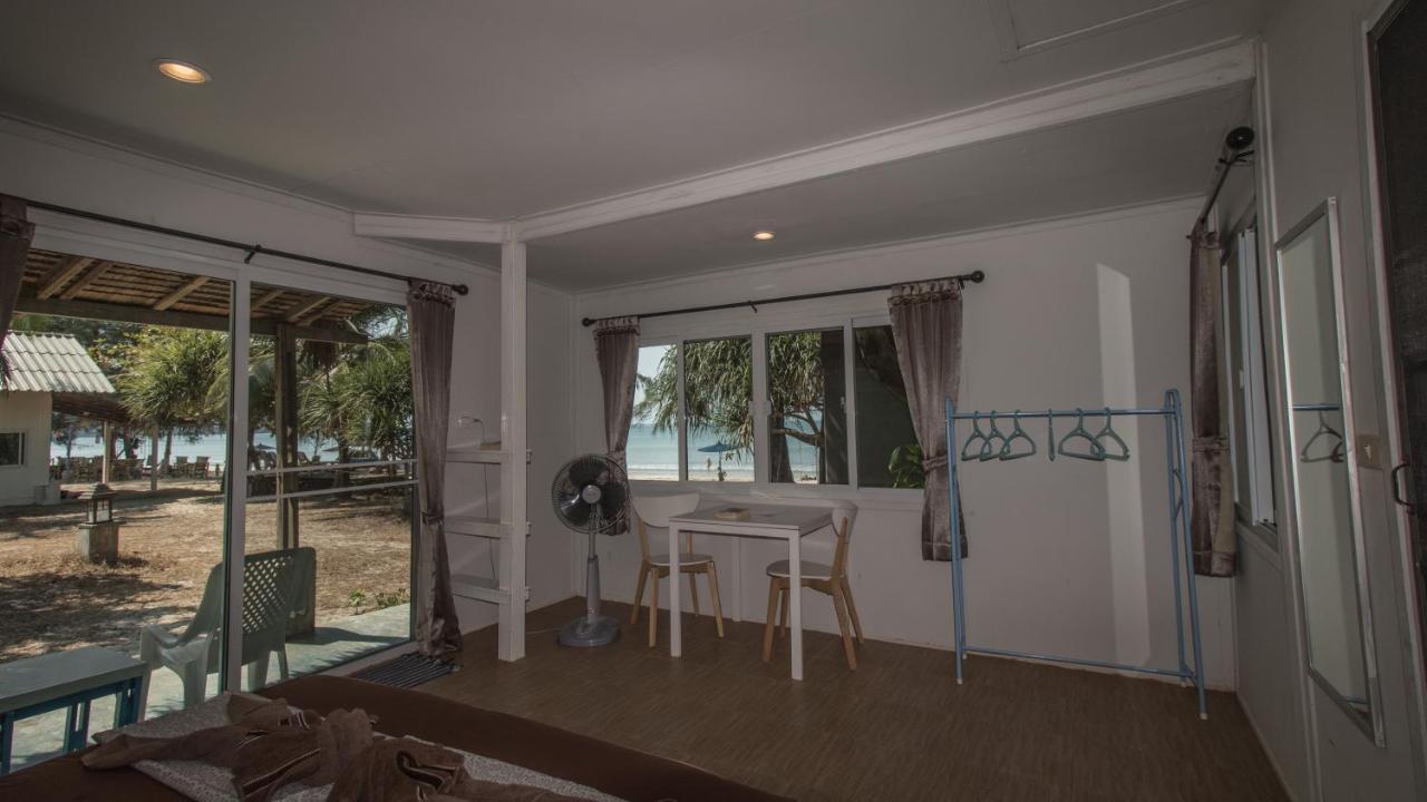Phayam Friends Hotel Koh Phayam Exterior photo