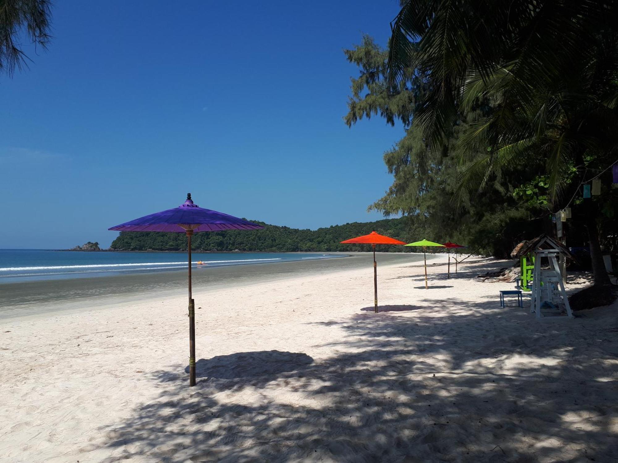 Phayam Friends Hotel Koh Phayam Exterior photo