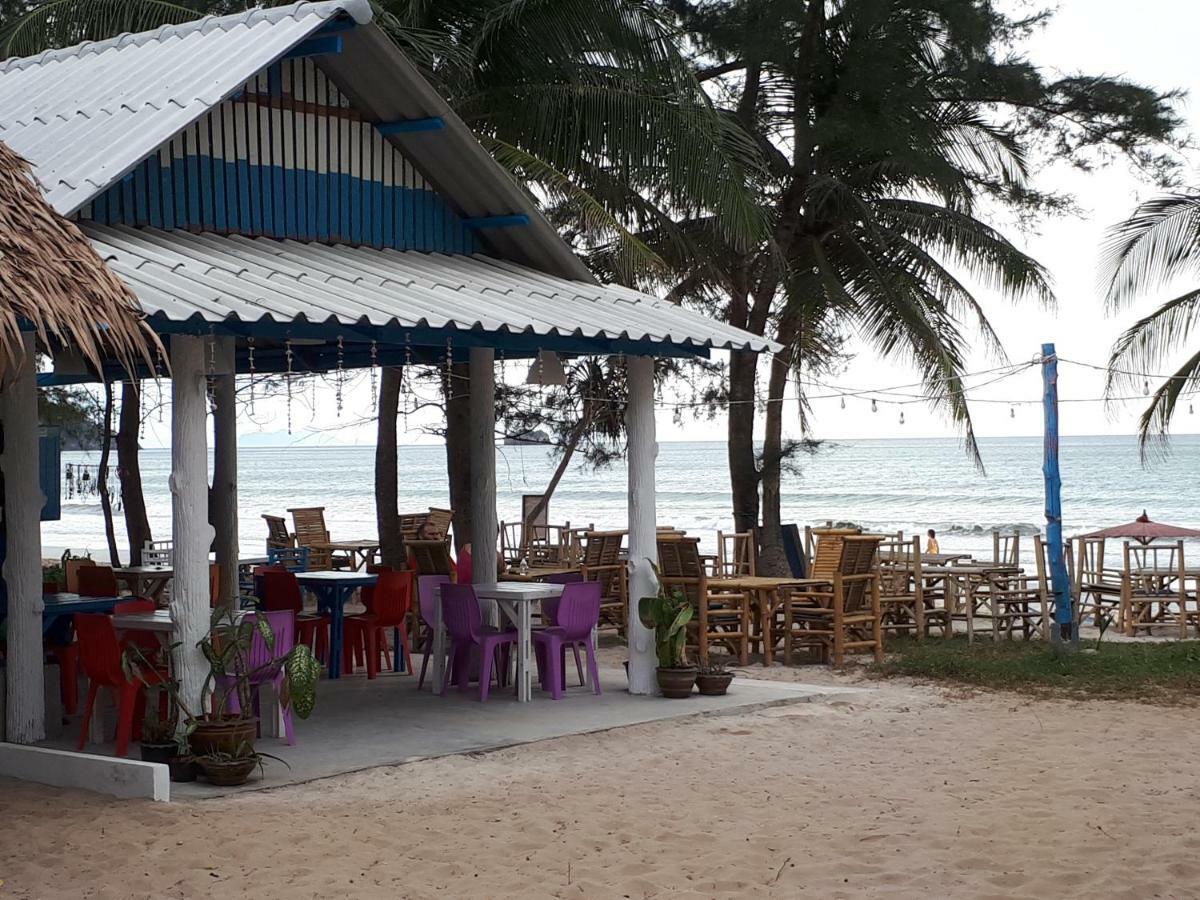Phayam Friends Hotel Koh Phayam Exterior photo